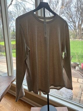 NWT Lululemon love long sleeve Top  Classic Prosecco Size 8 Cream Tan Off white